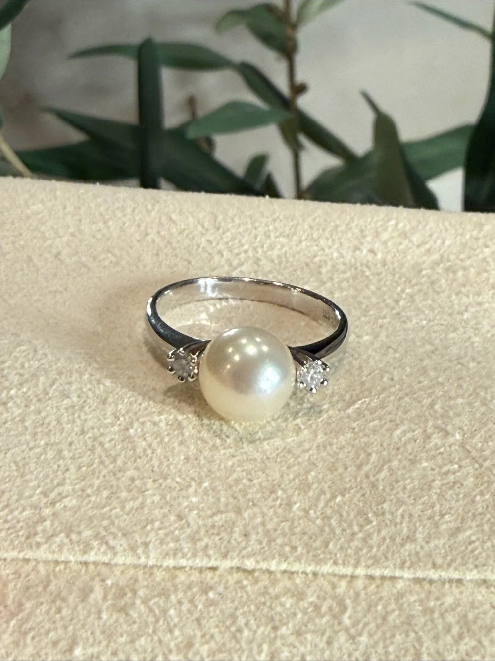Diamond Pearl Ring in White Gold
